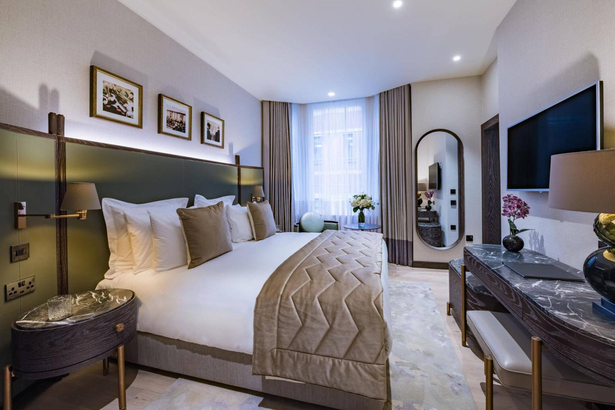 Stock Exchange Hotel, Manchester, Autograph Collection المظهر الخارجي الصورة A bedroom at The Guardsman