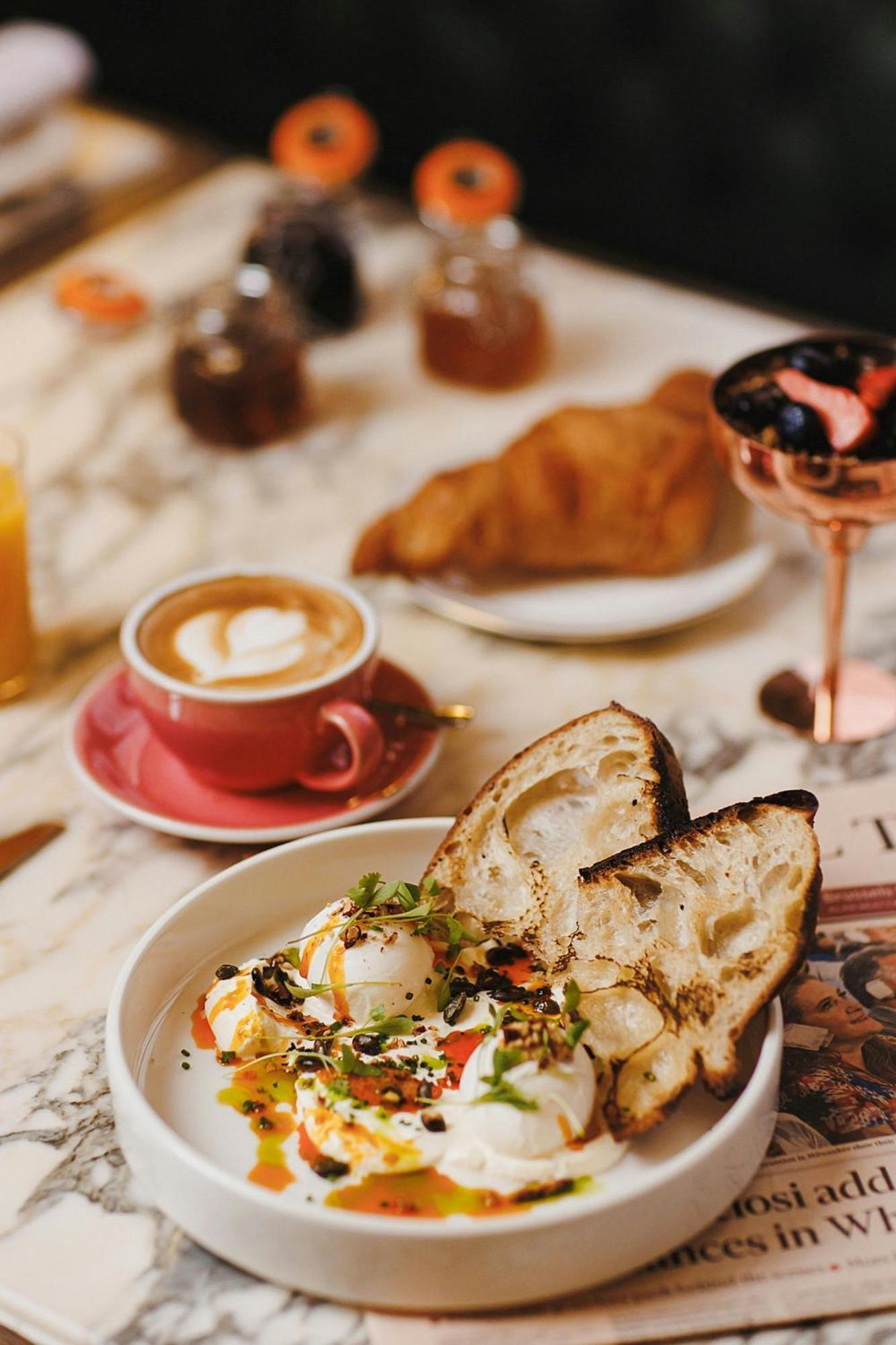 Stock Exchange Hotel, Manchester, Autograph Collection المظهر الخارجي الصورة A typical breakfast in Paris
